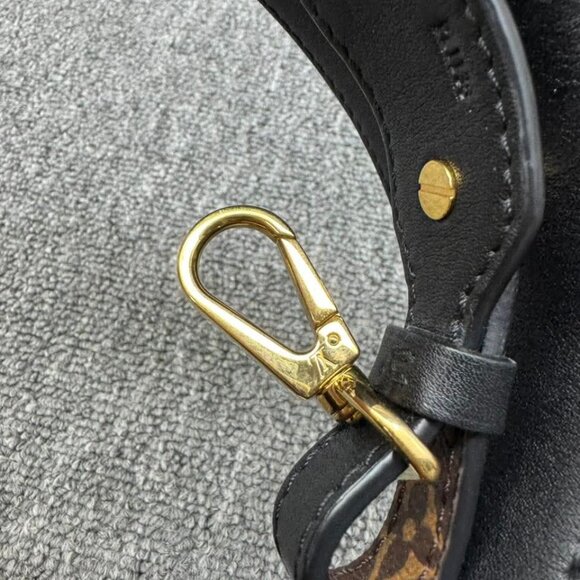 Louis Vuitton Leather Shoulder Strap 380-081125 - Picture 6 of 8